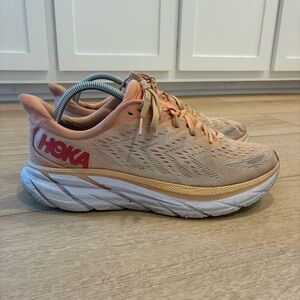 Hoka Women’s Clifton 8 Cantaloupe Silver Peony Pink Running Shoe Size 10.5